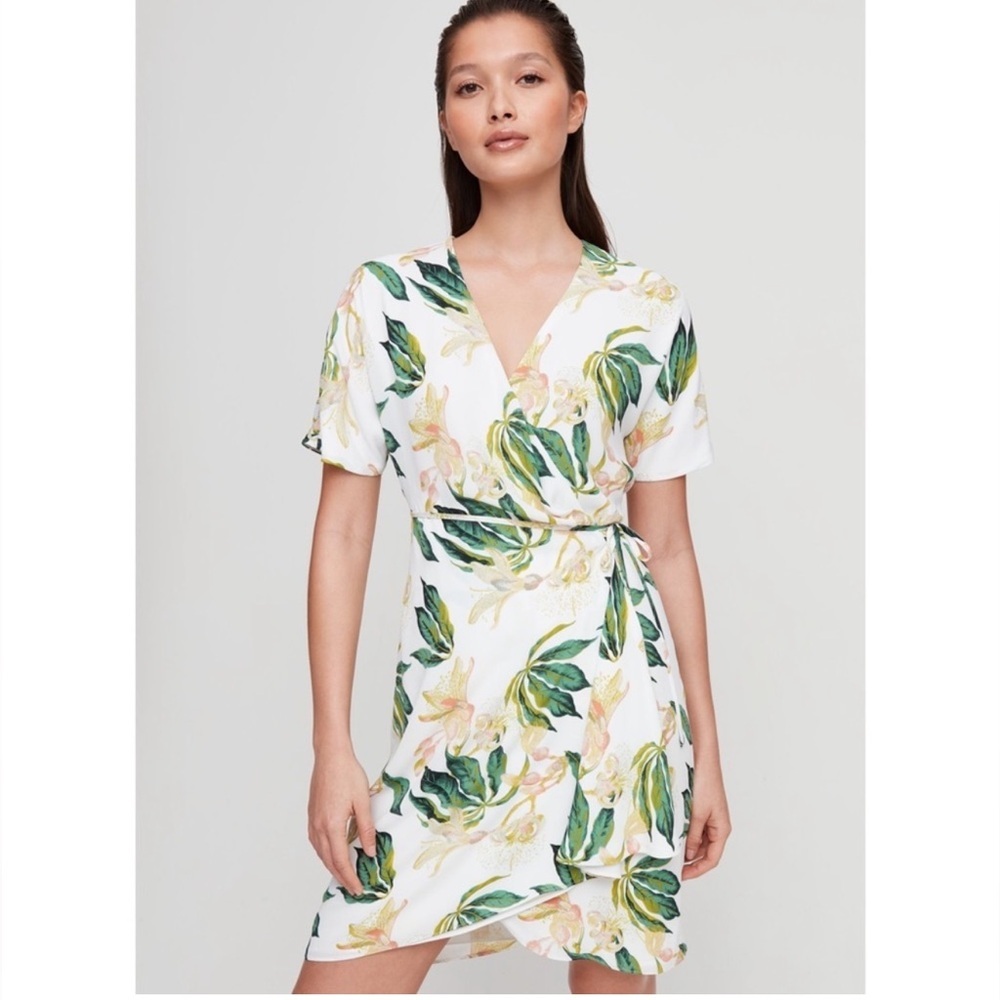 NEW NWT Aritzia Babaton Wallace Wrap Dress